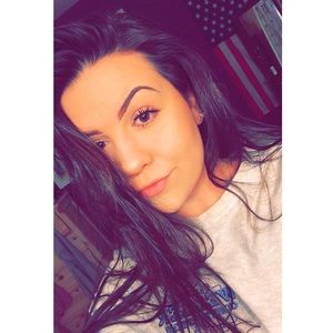 Meet your Posher, Christiana